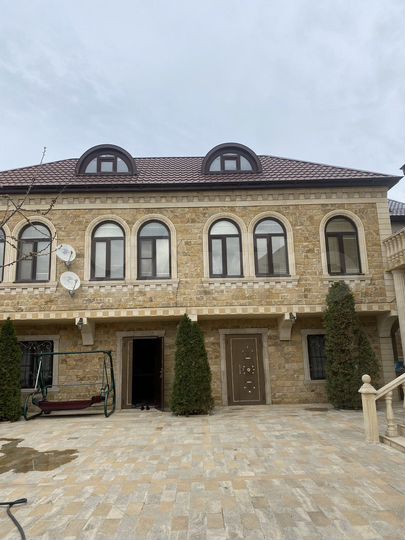 Дом 220 м² на участке 6 сот.