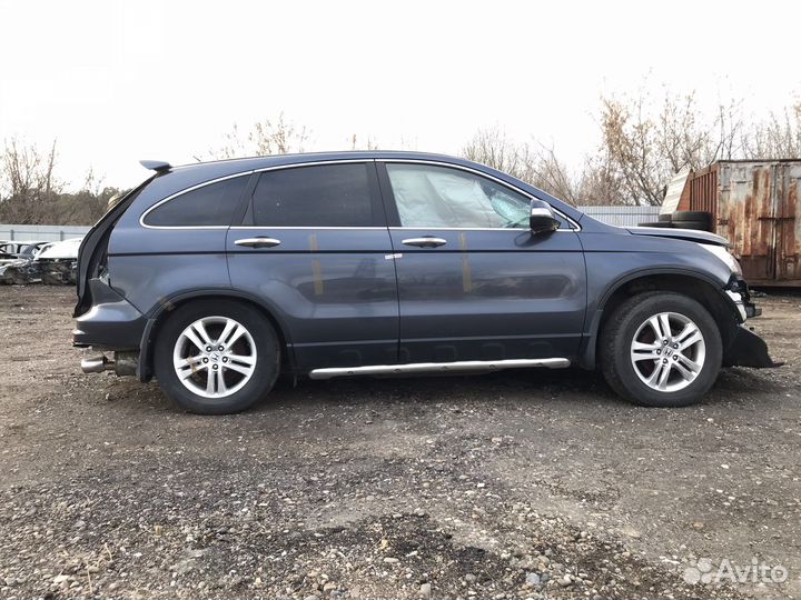 В разборе Honda CR-V