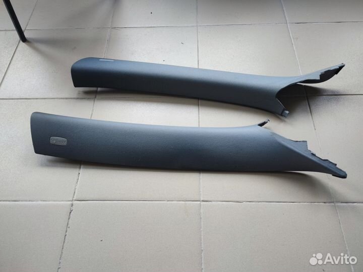 Обшивка стойки VW Touareg 1