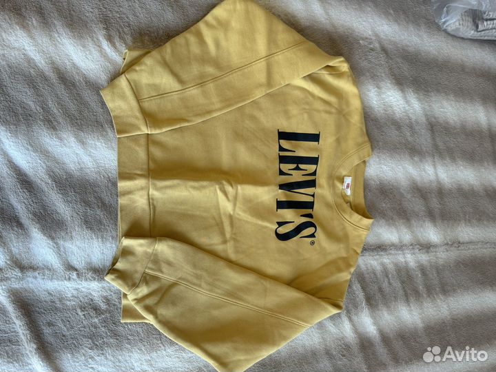 Продаю толстовку Levi's, S
