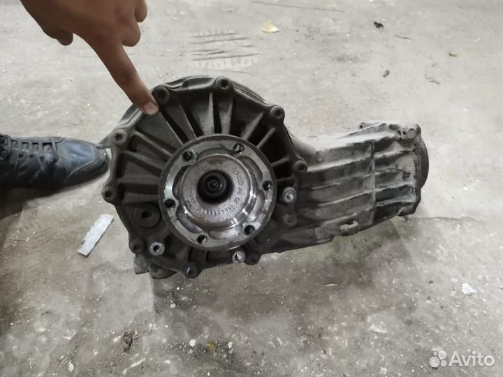 Редуктор от Ауди А6С6 3.0 bbj GSZ