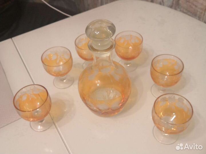 Графин с рюмками