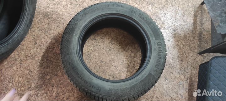 Continental IceContact 2 215/65 R17