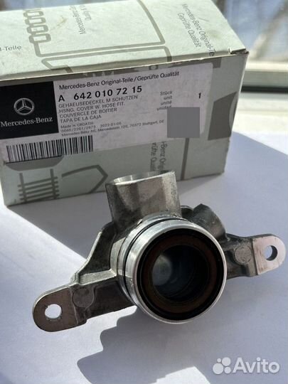 Крышка клапана вкг ом642 Mercedes A6420107215