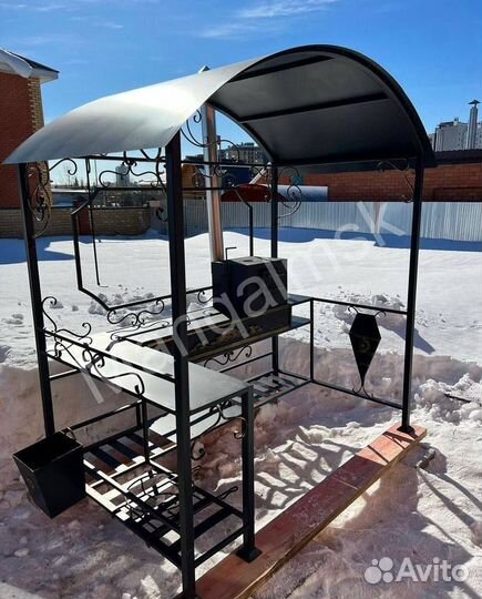 Кованные мангалы с крышей