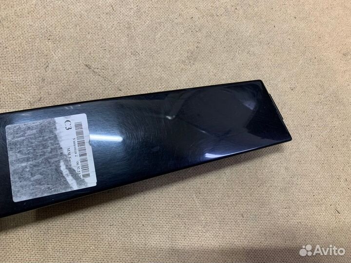 Накладка двери задней левой Tiguan 1