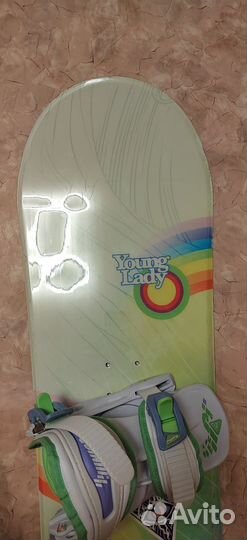 Сноуборд с креплениями женский 140см