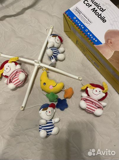 Мобиль на детскую кроватку