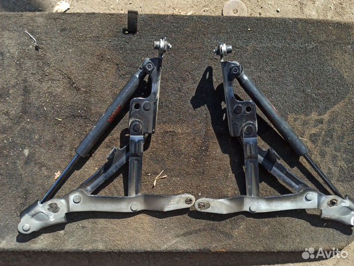 Петля крышки багажника mitsubishi lancer 10