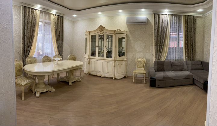 Дом 200 м² на участке 5 сот.