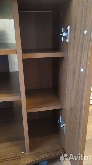 Тумба под телевизор на колесах бу