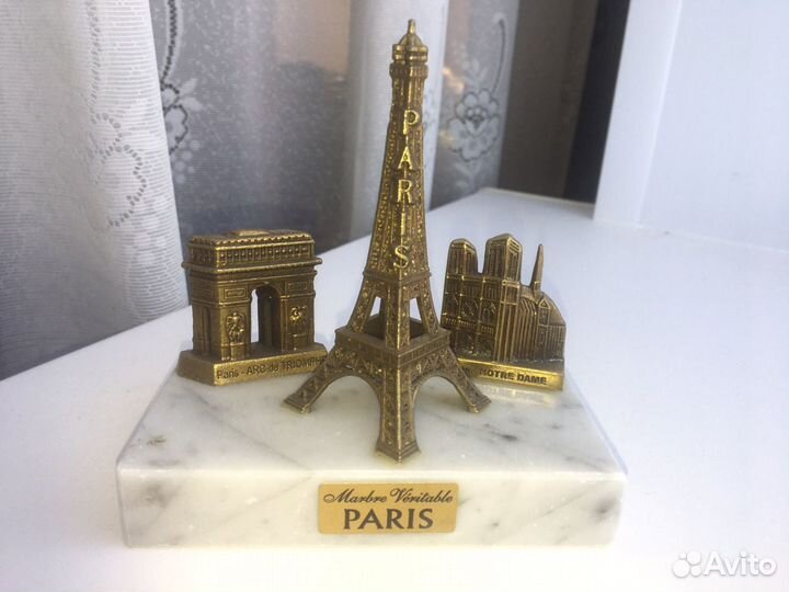 Пресс - папье (статуэтка ) Париж (Франция )