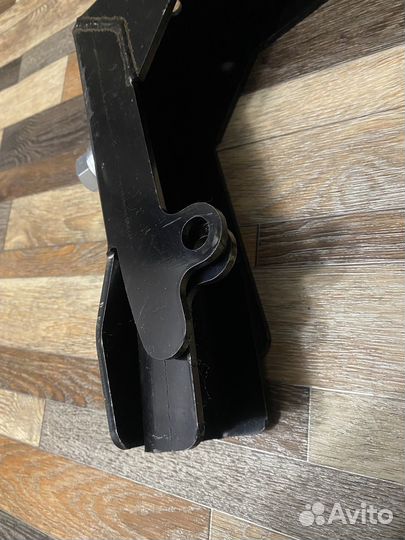 Кронштейн запасного колеса с замком ГАЗель