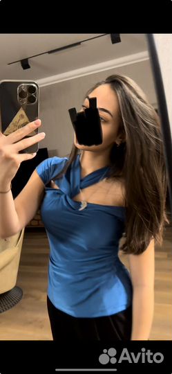 Синий топ облегаюший