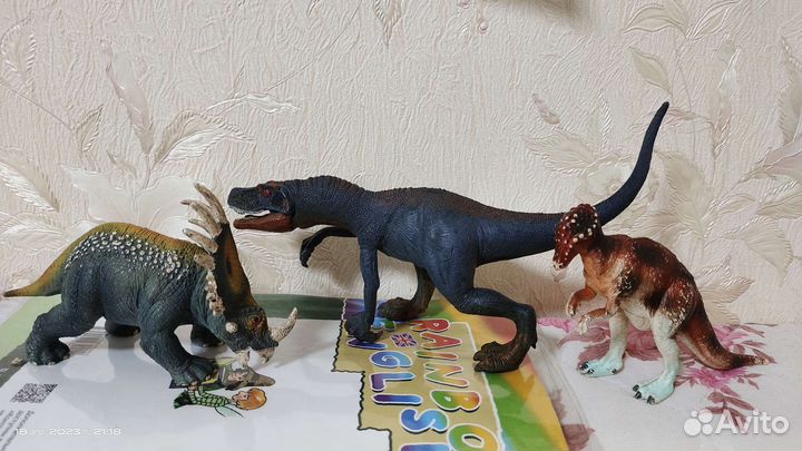 Динозавры, челюсть открывается