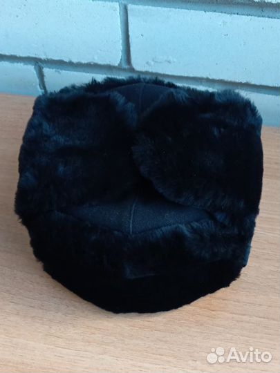 Мужская шапка ушанка меховая с кокардой зимняя