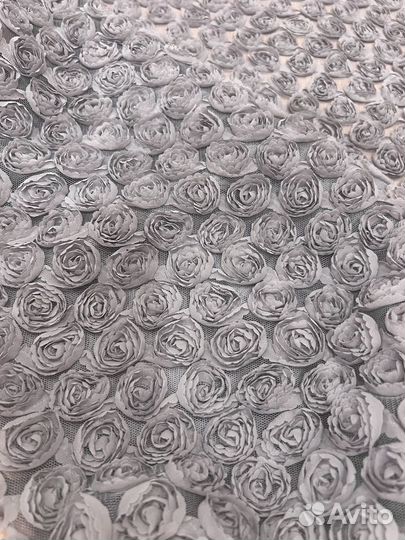 Ткань шифоновые розочки на сетке