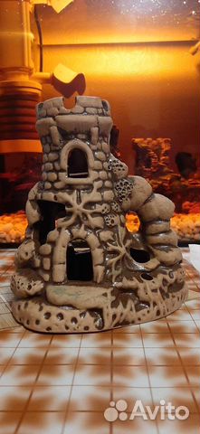 Замок для аквариума