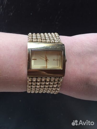 Часы dkny
