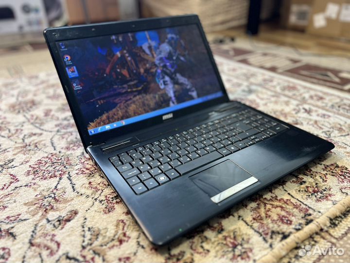 Игровой Ноутбук MSI core i3/4гб/ssd/GeForce GT520m