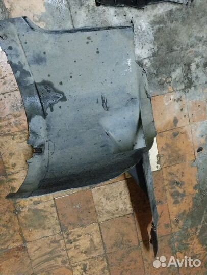 Подкрылок передний левый Volkswagen Passat B6 cdaa