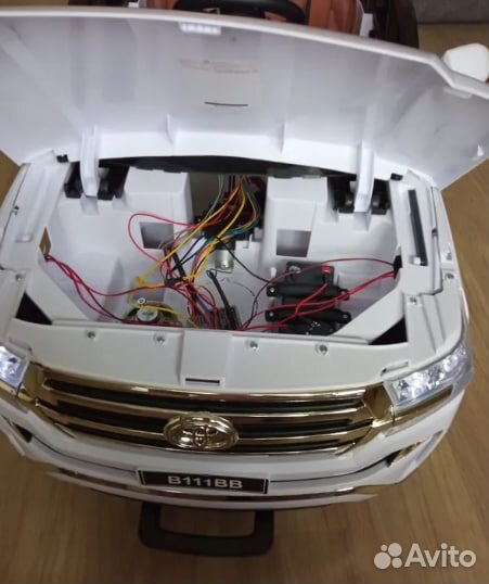 Детский электромобиль Toyota Land Cruiser