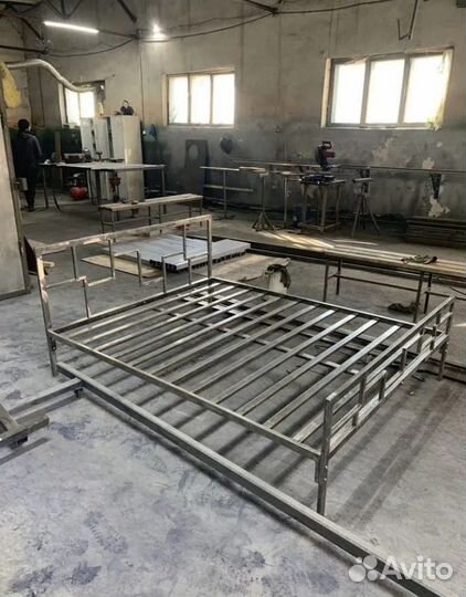 Кровать железная