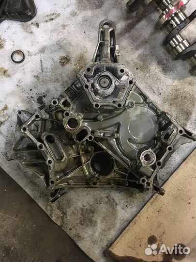 Крышка двигателя лобовина (Mercedes-Benz C-class)