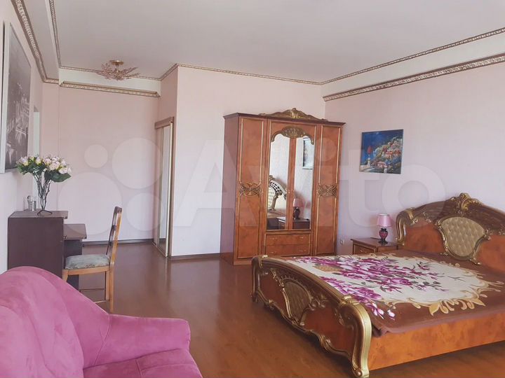 3-к. квартира, 115 м², 2/9 эт.