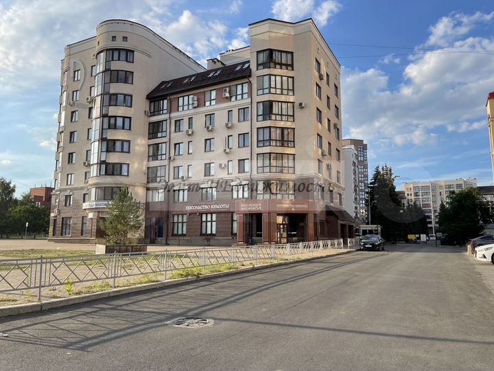 4-к. квартира, 130 м², 3/8 эт.