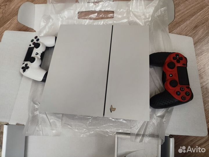 Игровая приставка ps4 fat 500gb Прошитая hen. 9.00