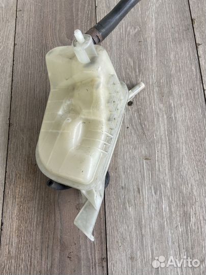 Расширительный бачок Toyota Corolla E150 Королла