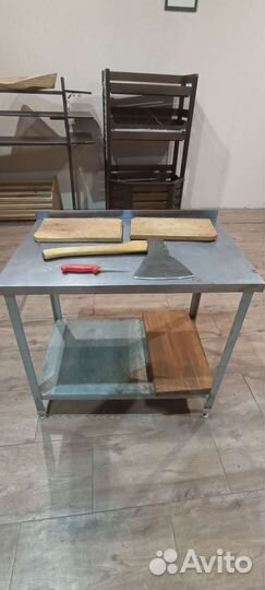 Полки стеллажи деревянные, стол разделочный Б/у