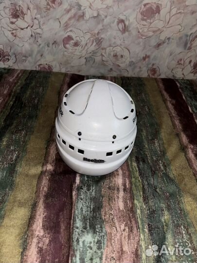 Хоккейный шлем