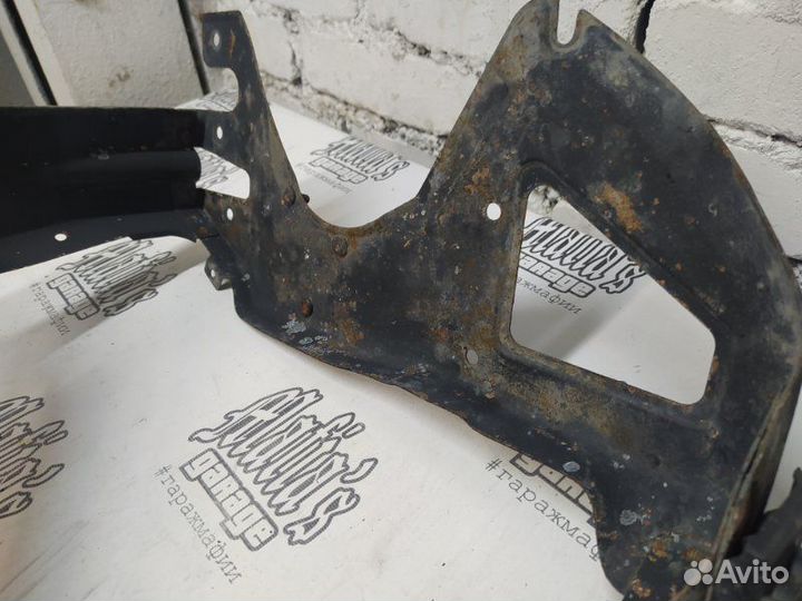 Крепление фары правое Mercedes-Benz S-Class W220