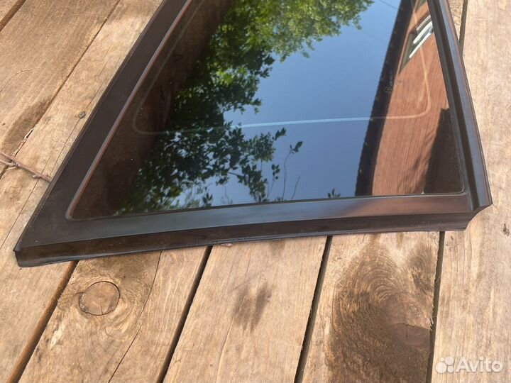 Форточка задняя левая Subaru Tribeca b9 w10