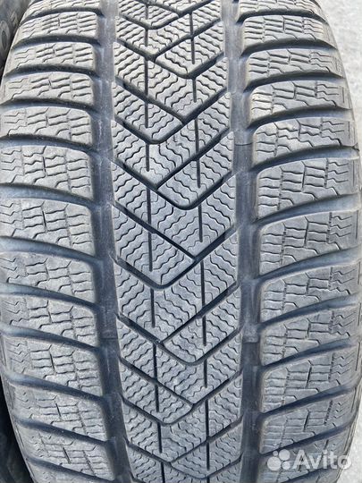 Pirelli Winter Sottozero 3 235/40 R19 20B