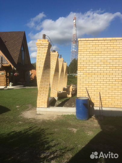 Строительная бригада каменьщики