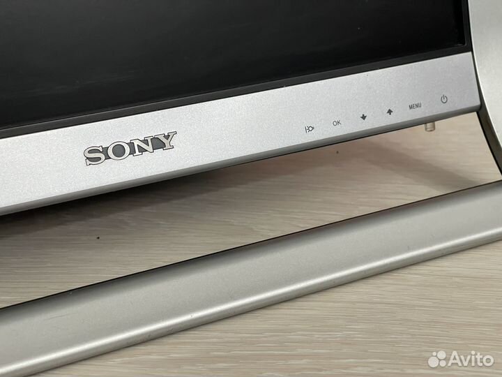 Монитор Sony sdm-hs75