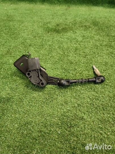 Датчик высоты подъема передний левый Volkswagen