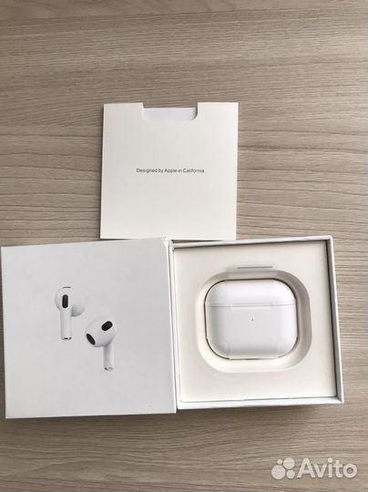 Нашникти Apple AirPods 3