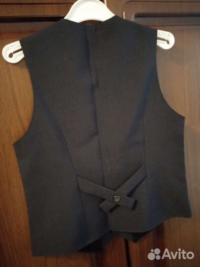 Жилетка для мальчика школьная