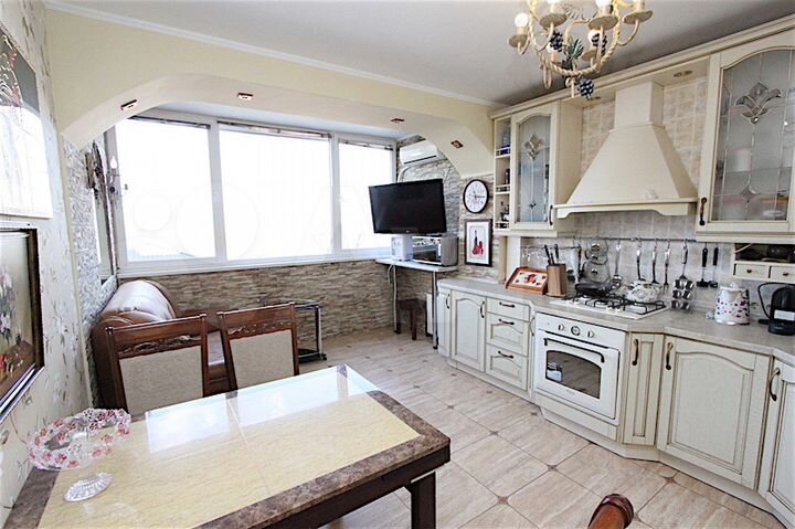 2-к. квартира, 60 м², 4/9 эт.