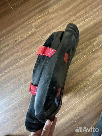 Горнолыжная защита голени