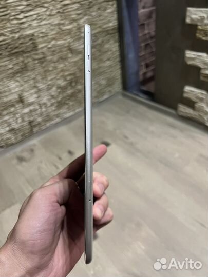 iPad mini 4 128gb cellular