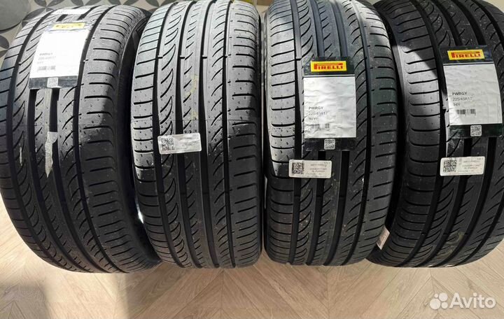 Pirelli Powergy 215/50 R17 95Y