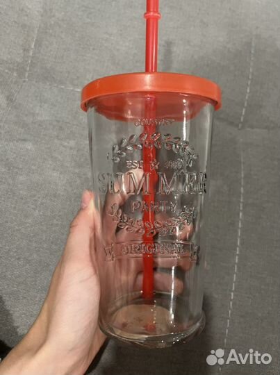 Стакан с трубочкой