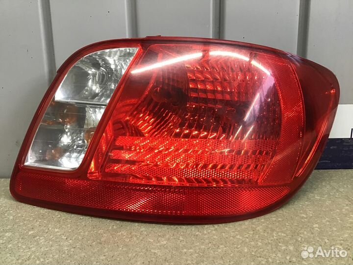Фонарь задний наружный правый Kia RIO 2005-2011