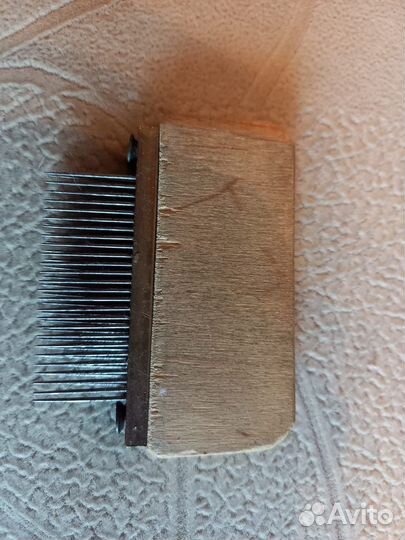 Расческа скорняжная для работы с мехом