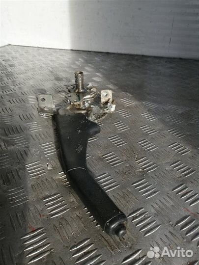 Рычаг стояночного тормоза Mitsubishi L 200 KB4T